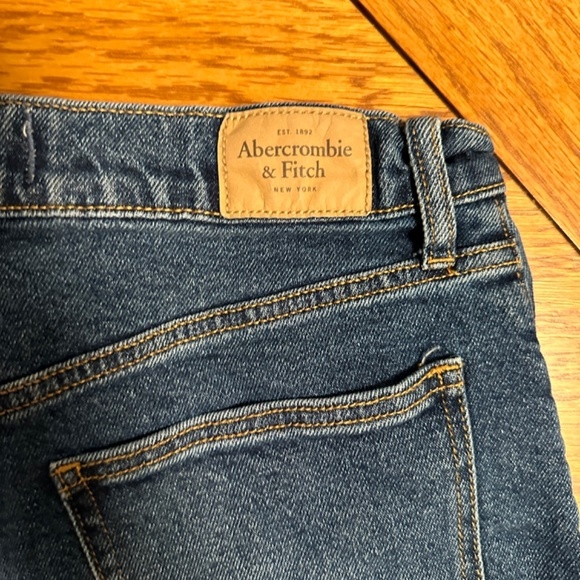 *ABERCROMBIE & FITCH* Dark Wash Denim High Rise Shorts Size 0 - Picture 3 of 6